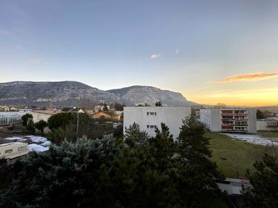 Appartement - 89 m² - 5 pièces