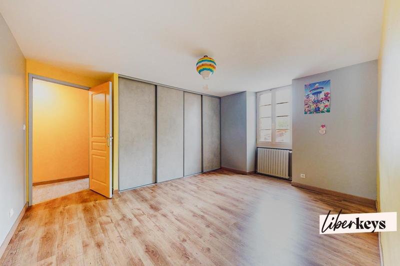 Demeure - 260 m² - 6 pièces