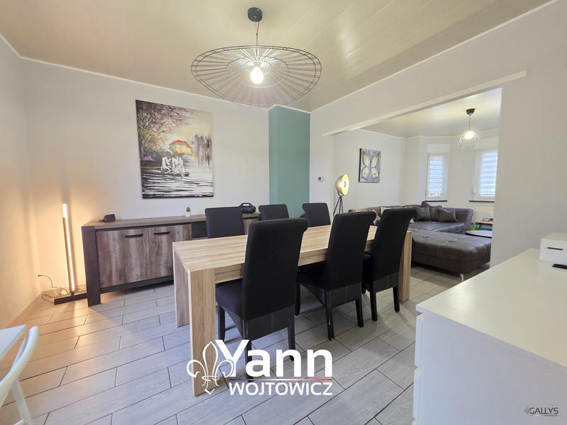 Maison - 92 m² - 5 pièces