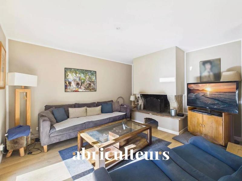 Propriété - 252 m² - 8 pièces