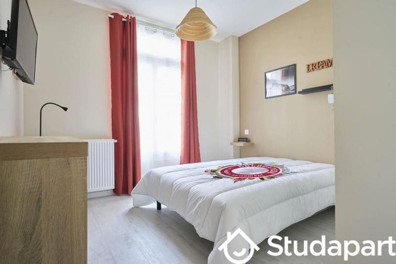 Chambre - 13 m² - 1 pièce