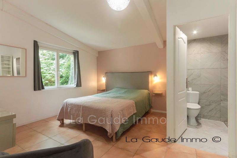 Maison - 269 m² - 9 pièces