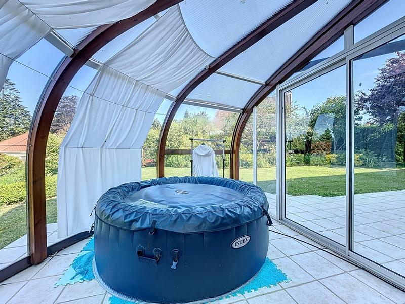 Maison traditionnelle - 214 m² - 7 pièces