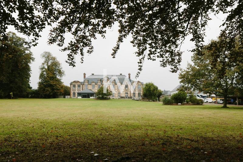 Château - 603 m² - 15 pièces