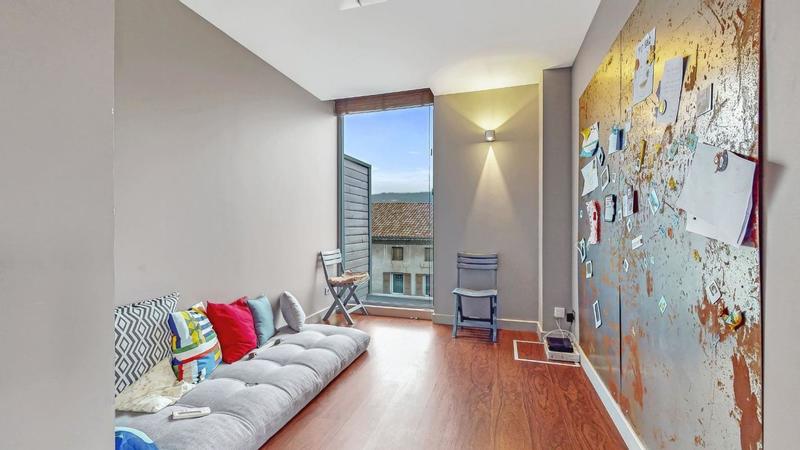 Loft - 320 m² - 6 pièces