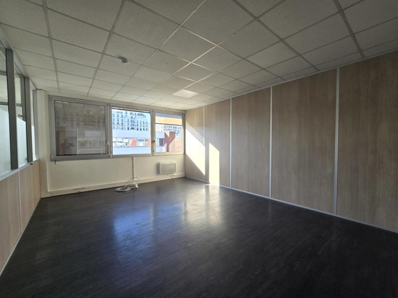 Local d'activités - 559 m²