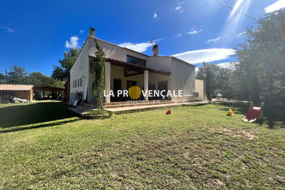 Maison - 200 m² - 7 pièces