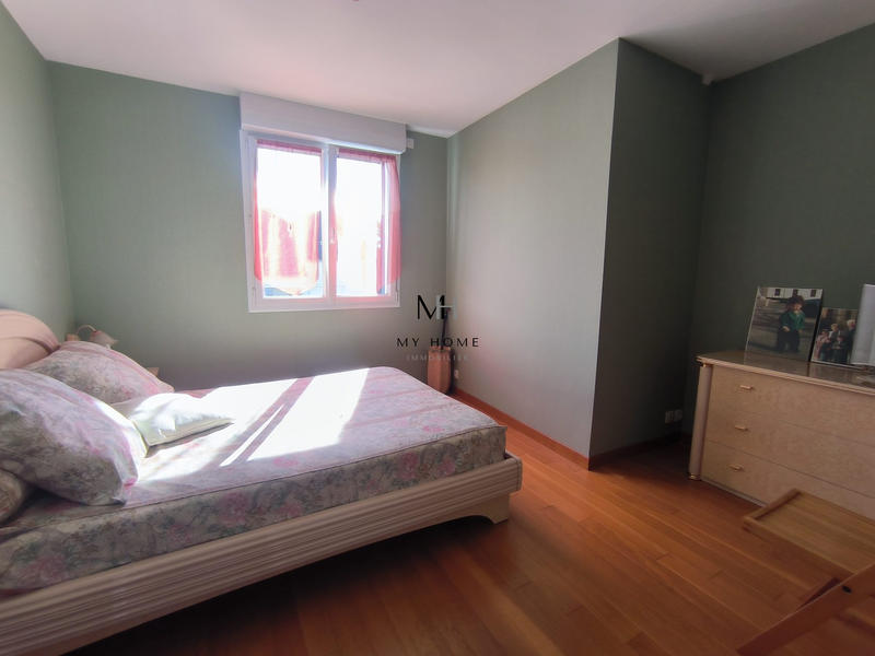 Maison - 166 m² - 9 pièces