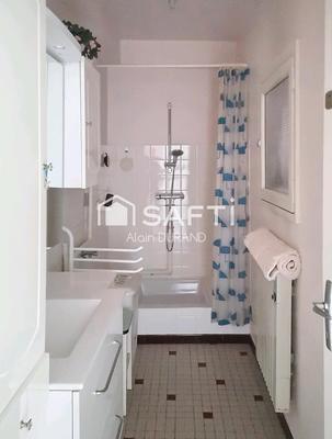 Maison - 204 m² - 7 pièces