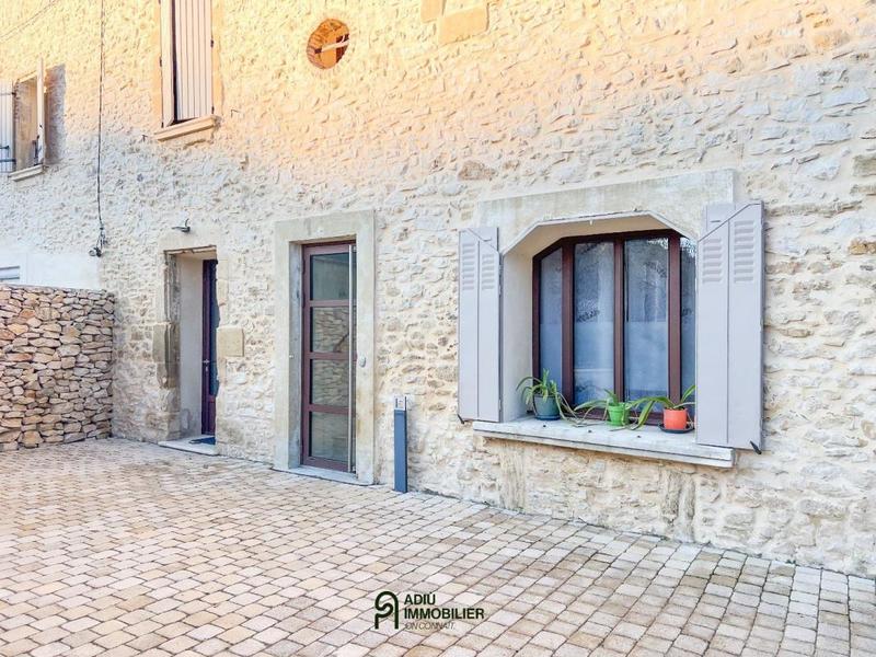 Mas - 300 m² - 6 pièces