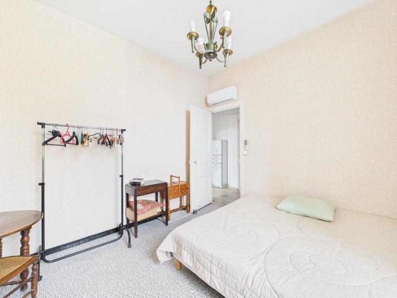 Appartement - 90 m² - 5 pièces