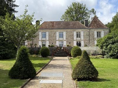 Maison - 333 m² - 9 pièces
