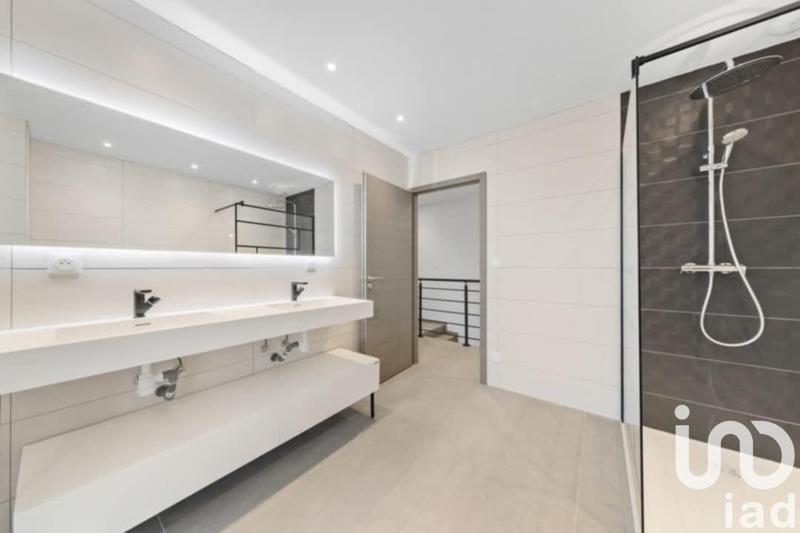 Maison - 185 m² - 5 pièces