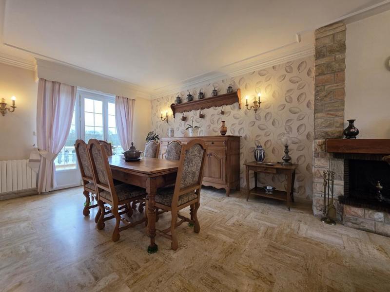 Pavillon - 164 m² - 7 pièces