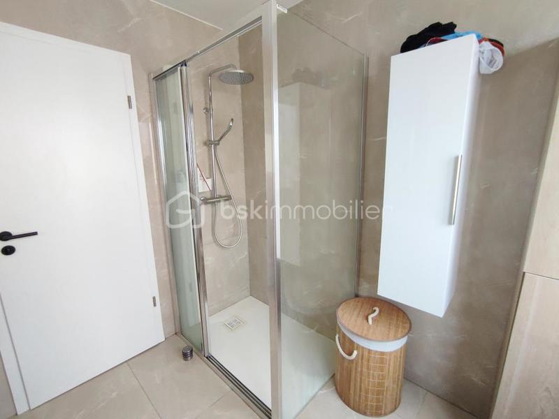 Maison - 180 m² - 9 pièces