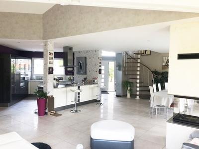Maison d'architecte - 177 m² - 6 pièces