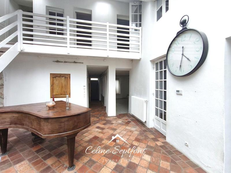 Maison - 200 m² - 9 pièces