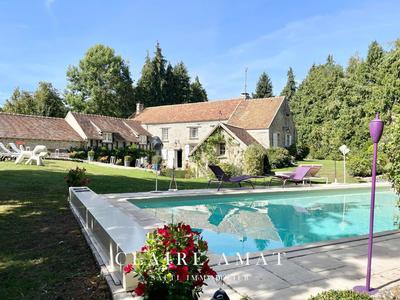 Maison de maîtres - 270 m² - 7 pièces