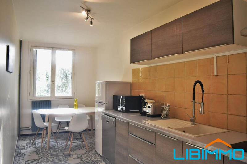 Appartement - 93 m² - 5 pièces