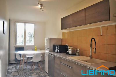 Appartement - 93 m² - 5 pièces