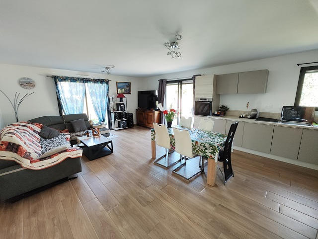 Maison - 94 m² - 4 pièces