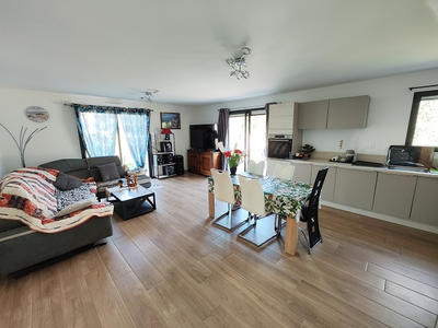 Maison - 94 m² - 4 pièces