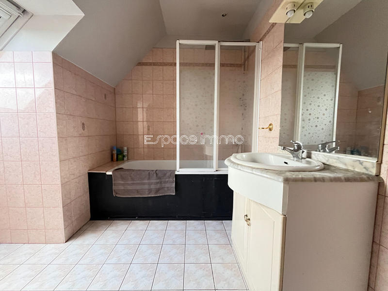 Maison - 102 m² - 5 pièces