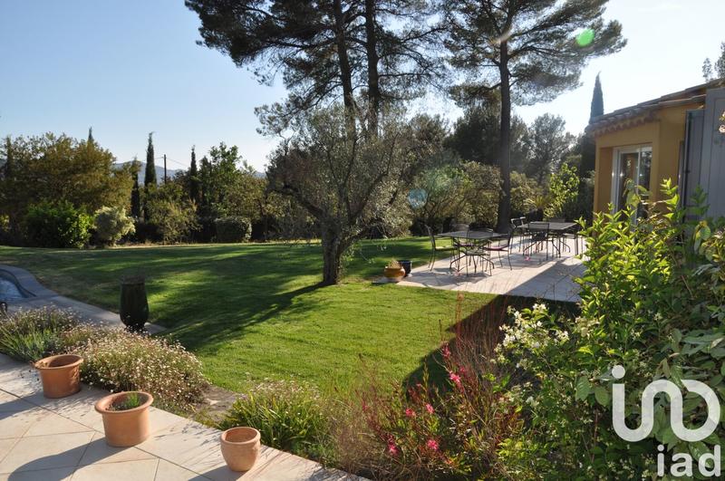 Maison - 220 m² - 7 pièces