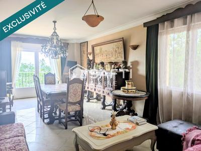 Maison - 157 m² - 8 pièces