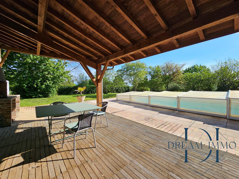 Maison - 380 m² - 9 pièces