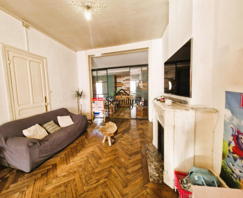 Maison - 223 m² - 10 pièces