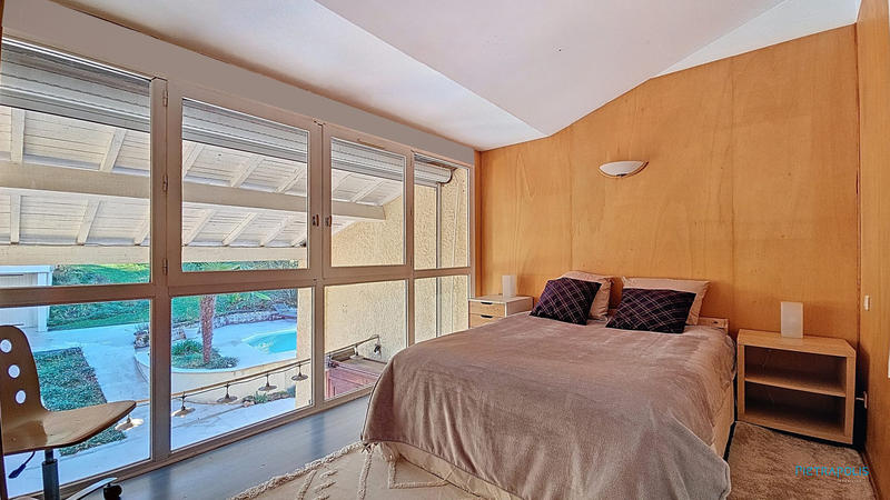 Maison - 198 m² - 7 pièces