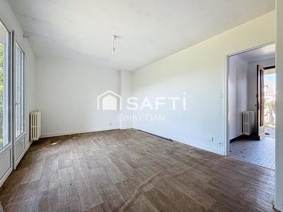 Maison - 75 m² - 5 pièces