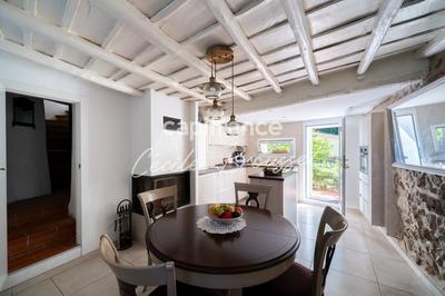 Maison - 140 m² - 7 pièces