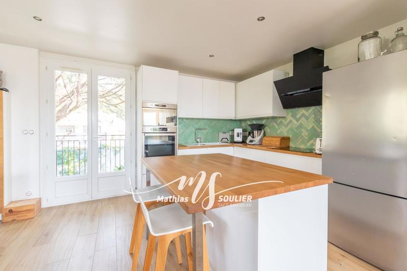 Maison - 240 m² - 9 pièces