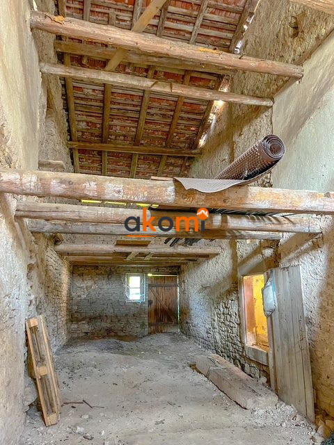 Maison - 200 m² - 2 pièces