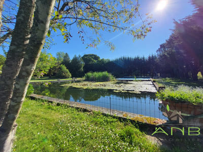 Maison - 240 m² - 9 pièces