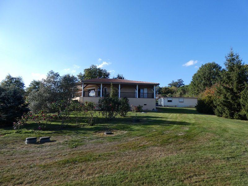 Maison contemporaine - 141 m² - 5 pièces