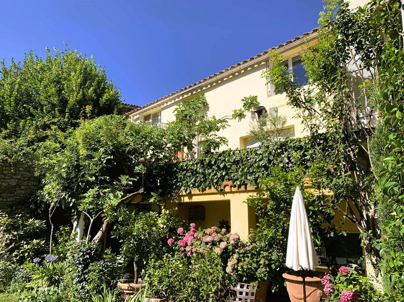 Maison - 320 m² - 12 pièces