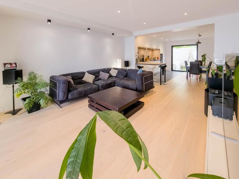 Maison - 180 m² - 6 pièces