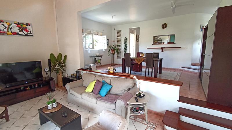 Maison - 270 m² - 6 pièces