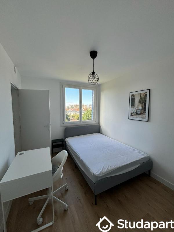 Chambre - 11 m² - 1 pièce