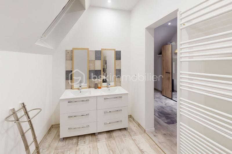 Maison - 140 m² - 5 pièces