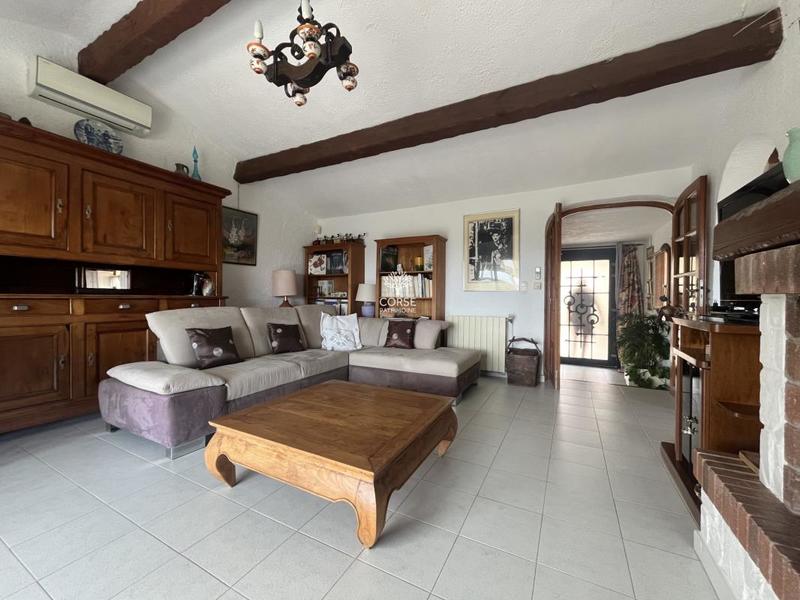 Maison - 250 m² - 9 pièces