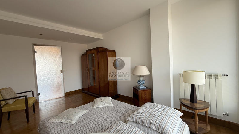 Appartement - 137 m² - 6 pièces