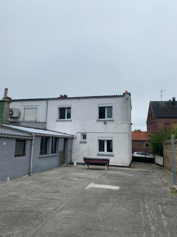 Maison - 90 m² - 5 pièces