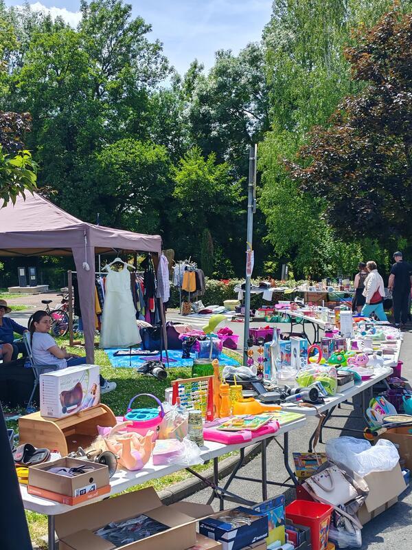 Brocante semi-nocturne