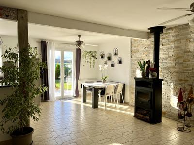 Maison traditionnelle - 133 m² - 7 pièces