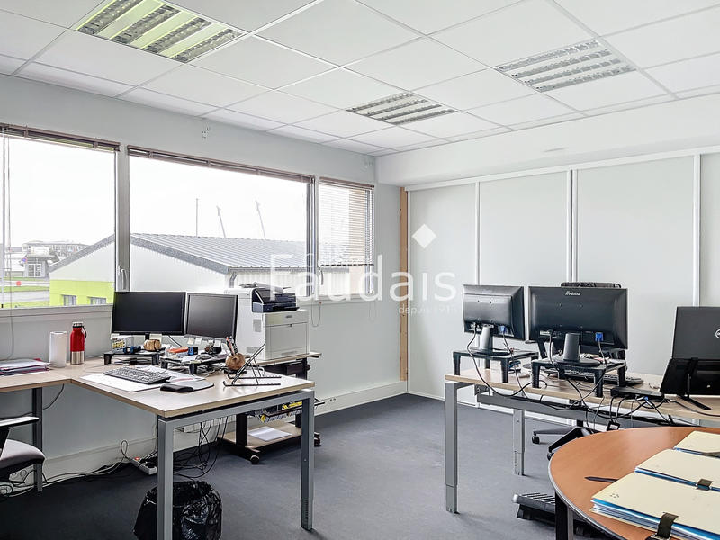 Bureau - 570 m²