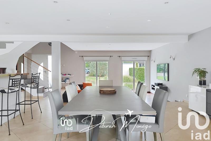 Maison - 195 m² - 8 pièces